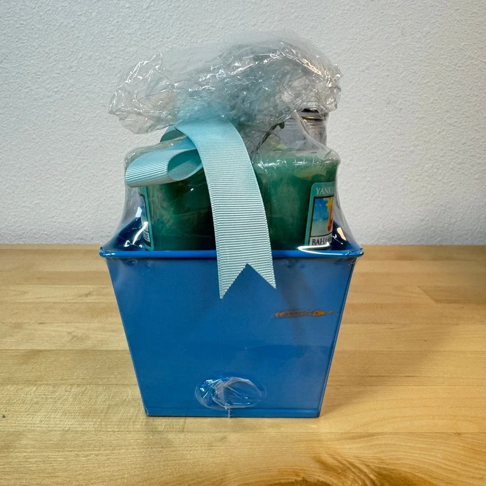Yankee Candle Bahama Breeze Gift Set Blue Starfish Tin Votives and Glass Jar NEW